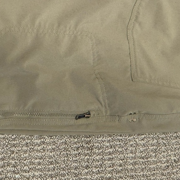 Men's under armor tan Pants - Picture 2 of 4